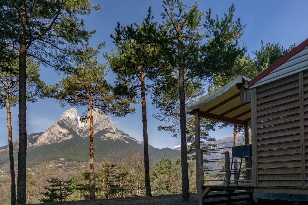 Bungalows Del Camping Pedraforca Сальдес Экстерьер фото