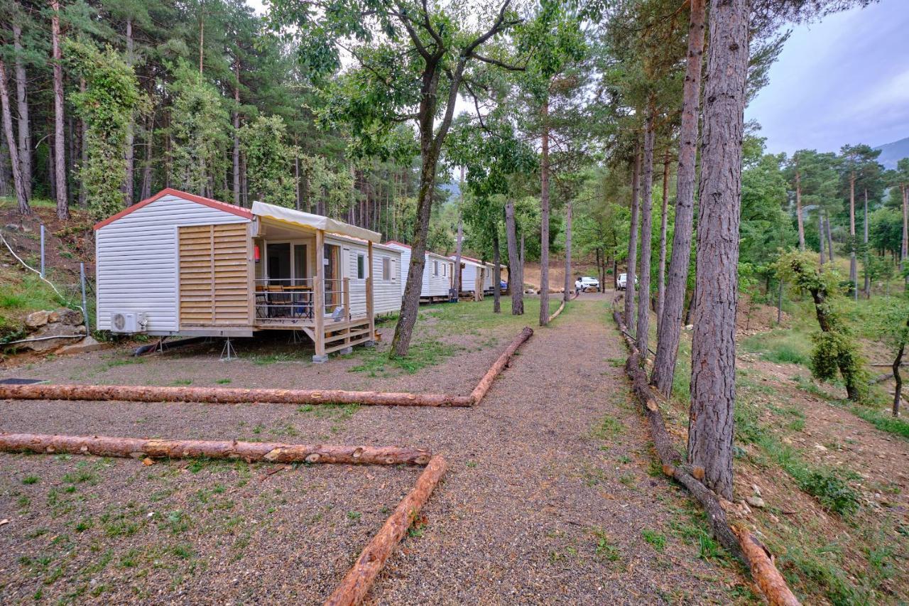 Bungalows Del Camping Pedraforca Сальдес Экстерьер фото